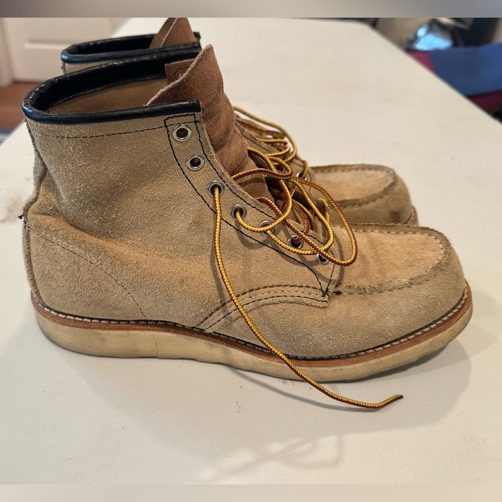 Lightly worn Redwing suede tan moc toe boots men’s 8.5 D